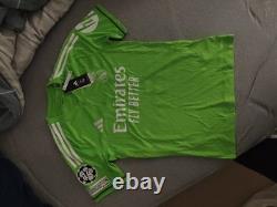 Adidas Real Madrid 2022-23 Goalkeeper Home Jersey LUNIN #13 CL Patches NWT S
