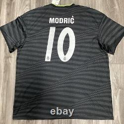 Adidas Real Madrid 3rd Kit Modric 10 soccer jersey 22/23 Size 2XL Men's Only
