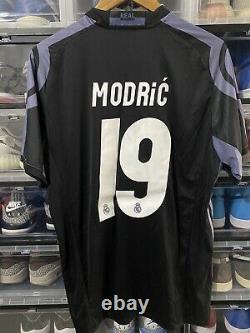 Adidas Real Madrid Luka Modric Third Jersey / Shirt 2016-17 sz L BNWT