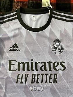 Benzema #9 Mens MEDIUM Real Madrid Away Champions League Jersey