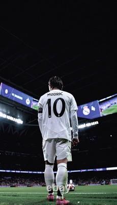 Luka Modric #10 Men's XL Adidas Real Madrid Home Authentic Jersey L/S