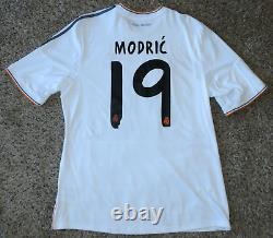 MODRIC #19 REAL MADRID Official Home Jersey Soccer Size XL 2014