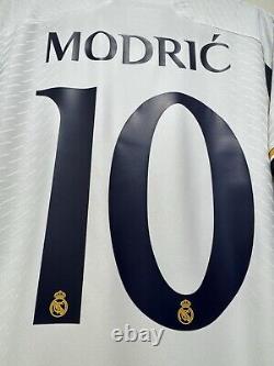 Modric #10 Men's MEDIUM Adidas Real Madrid Authentic Champions Final Jersey