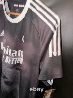 REAL MADRID HUMAN RACE 2020-2021 ORIGINAL JERSEY Size L