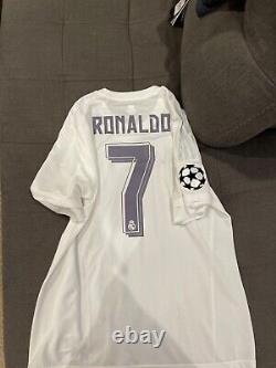 Real Madrid 15/16 Home Kit Ronaldo Size Large
