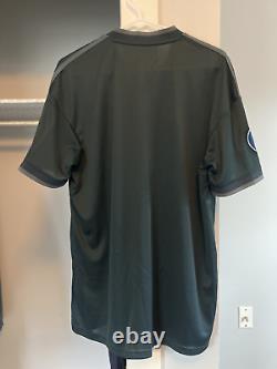 Real Madrid 2018/19 Away Soccer Jersey No Name/Number Adidas Men's Size L UCL