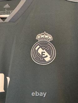 Real Madrid 2018/19 Away Soccer Jersey No Name/Number Adidas Men's Size L UCL