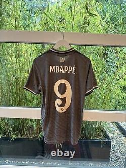 Real Madrid 2025 Third Jersey. Mbappe #7. Size Medium BNWT