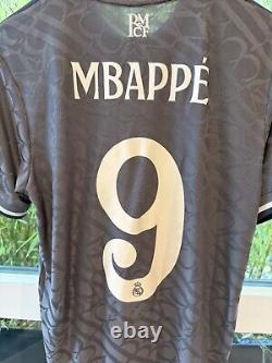 Real Madrid 2025 Third Jersey. Mbappe #7. Size Medium BNWT