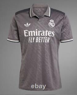 Real Madrid 24/25 Third Kit Valverde #15 Large