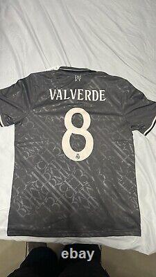 Real Madrid 24/25 Third Kit Valverde #15 Large