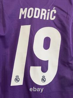 Real Madrid Jersey 2016-17 Away L/S Men's Shirt No. 19 Modric Size XL