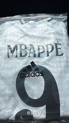 Real Madrid Kylian Mbappé 24/25 Home Authentic Jersey (Player Version) #9 MEDIUM