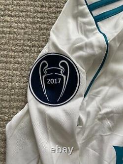 Real Madrid Long Sleeve Modric 2017-2018 Home Jersey Size Small. Cwc/ucl Patches