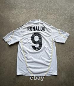 Real Madrid Ronaldo 2009 10 home La Liga jersey Size Medium Real Madrid Ronaldo 2009 10 home La Liga jersey Size Medium