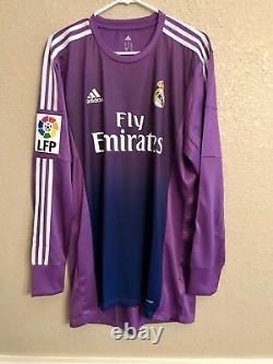 Real Madrid Spain Iker Casillas Formotion Player Isis Shirt Football Jersey