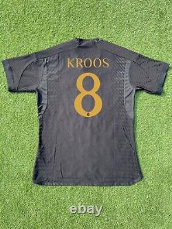 Real Madrid Third Men's Medium Kroos Jersey