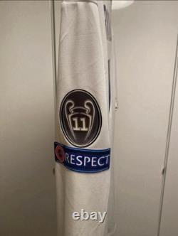 Real madrid 2016/17 jersey Size L