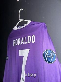 Ronaldo #7 Real Madrid 16/17 Champions League Final Long Sleeve Jersey Size L