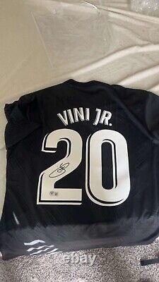 Vini Jr. Signed Y-3 Real Madrid Jersey Large (Beckett COA) Mint condition